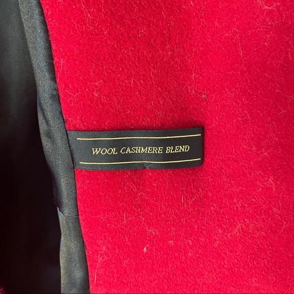 Short Red Coat - Picture 5 of 6